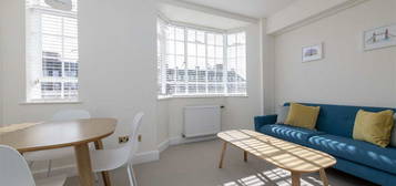 Flat to rent in Chelsea Cloisters, Sloane Avenue, London SW3