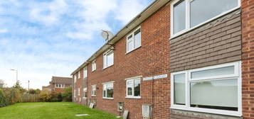 Flat for sale in North Lane, Aldershot GU12