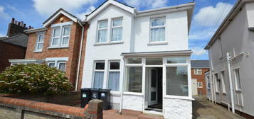 5 bedroom detached house