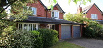 Detached house to rent in Queensbury Close, Wilmslow, Cheshire SK9