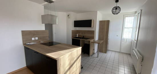 Appartement  à louer, 3 pièces, 2 chambres, 61 m²