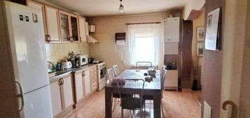 Vand apartament 4 camere