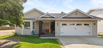 52 Parkview Cres, Calmar, AB T0C 0V0