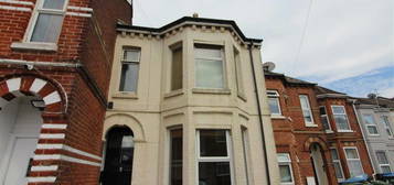 6 bedroom terraced house