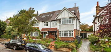 5 bedroom semi-detached house for sale