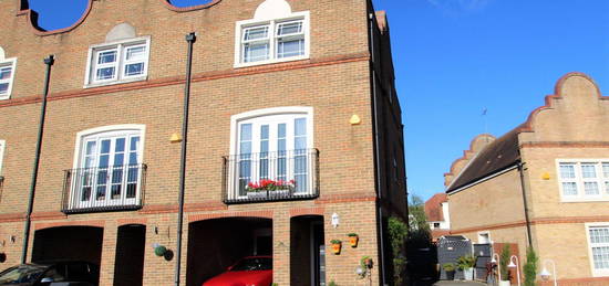 Town house to rent in Drywoods, South Woodham Ferrers, Chelmsford CM3