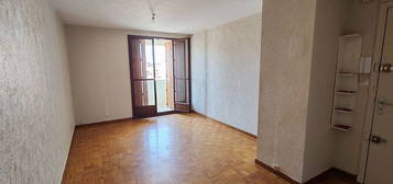 Appartement  à louer, 3 pièces, 2 chambres, 57 m²