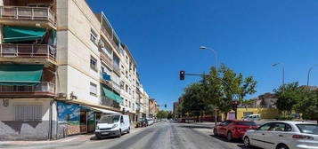 Piso en avenida De Pulianas, San Francisco Javier, Granada