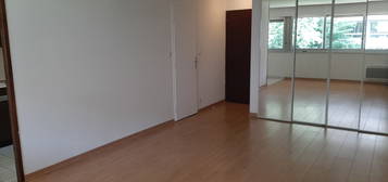 Studio à louer, 1 pièce, 35 m², Étage 1/–