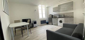 Appartement  à louer, 2 pièces, 1 chambre, 33 m²