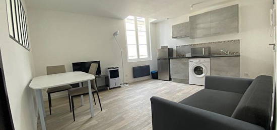 Appartement  à louer, 2 pièces, 1 chambre, 33 m²