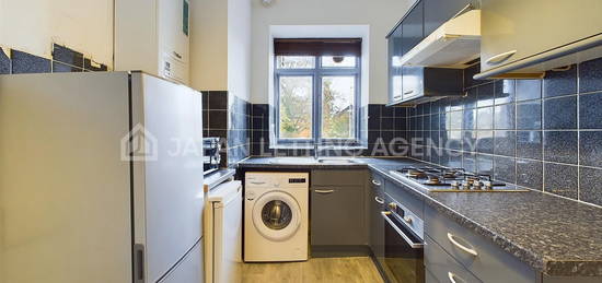 3 bed flat to rent