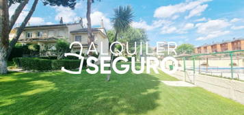 Alquiler de  Casa o chalet independiente en calle de las Peñas