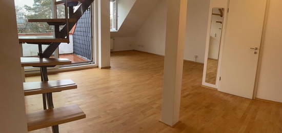 Exklusive 3-Raum-Maisonette-Wohnung mit Balkon und Einbauküche in zentraler Lage von Hamburg