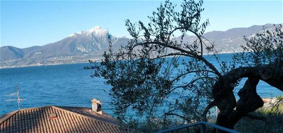 Lago di Garda quadrilocale 50 m spiaggia