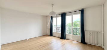 Appartement  à vendre, 3 pièces, 2 chambres, 65 m²