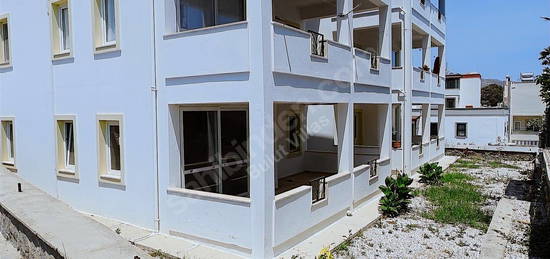 *TURGUTREİS YAKAARASINDA KİRALIK BAHÇE KATI 2+1 DAİRE*