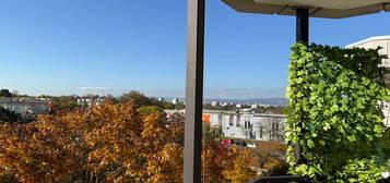 Mainz-Hechtsheim, schicke 3 Zi.-Wohnung mit tollem Aussichtsbalkon