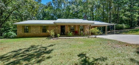 180 Rocky Ridge St, Carrollton, AL 35447