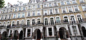 Flat to rent in Redcliffe Square, London SW10