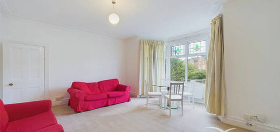 Flat to rent in Home Park Road, Wimbledon Park SW19