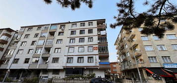 MEVLANADA ÖNÜ AÇIK ASANSÖRLÜ İÇİ YAPILI SATILIK DAİRE