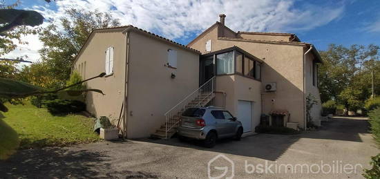 Maison traditionnelle de plain-pied meublée  à vendre, 7 pièces, 4 chambres, 187 m²