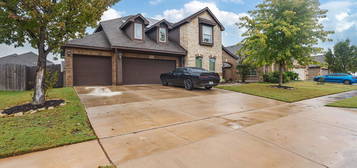 830 Graham Dr, Burleson, TX 76028