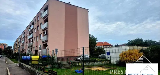 Priestranný 4-izbový byt s výhľadom na hrad v Trenčíne