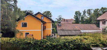 Ortszentrum Seekirchen: Ansprechende 4 Zimmer Mietwohnung mit Balkon!