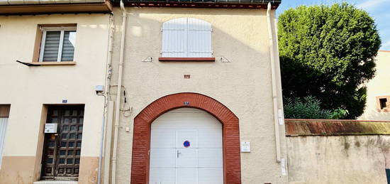 Jolie maison de village avec grand garage