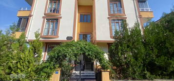 REHBER EMLAK'TAN ERGENEKON MAH. 2 DAİRE FULL YAPILI 190 M2 4+1