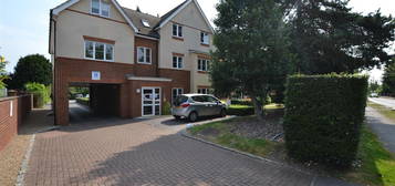 Flat to rent in Church Road, Cowley, Uxbridge UB8