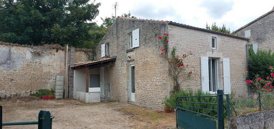 Villiers en Plaine. Maison de bourg, 3 ch