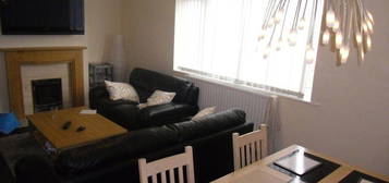 3 bedroom flat to rent