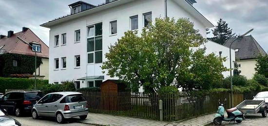 Sehr schöne kernsanierte 2 Zimmerwohnung mit Terrasse und Garten in München Laim