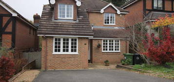 4 bedroom detached house to rent