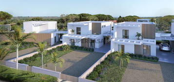 Moradia T4 de Design Moderno e Funcional em Empreendimento de Luxo na Cascalheira, Algarve