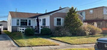 6 S Gilmar Cir, Margate, NJ 08402-1631