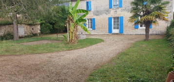 Maison de bourg en pierres