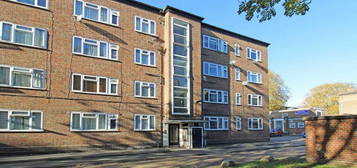 3 bedroom flat to rent