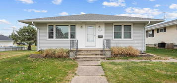 902 McKinley Ave, Lowden, IA 52255