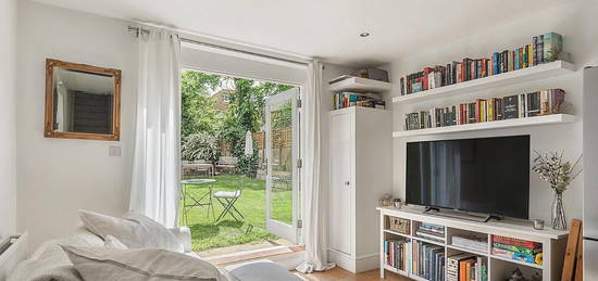 Flat to rent in St. Saviour's Road, London SW2