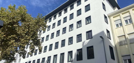 Großzügige 3,5 Zimmer Wohnung mit Terrasse und Stellplatz