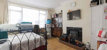 Flat for sale in Cheam Road, Sutton SM1