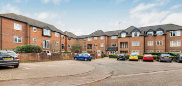 Flat to rent in Over 55's Development, Trinity Court, Wethered Road, Marlow SL7