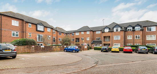 Flat to rent in Over 55's Development, Trinity Court, Wethered Road, Marlow SL7