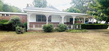 1427 Mississippi St, Malvern, AR 72104