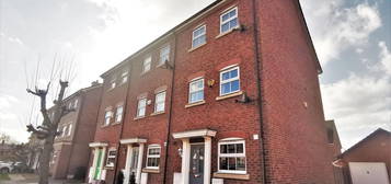 4 bed mews to rent