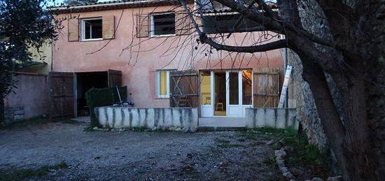 Maison traditionnelle  à louer, 4 pièces, 3 chambres, 93 m²